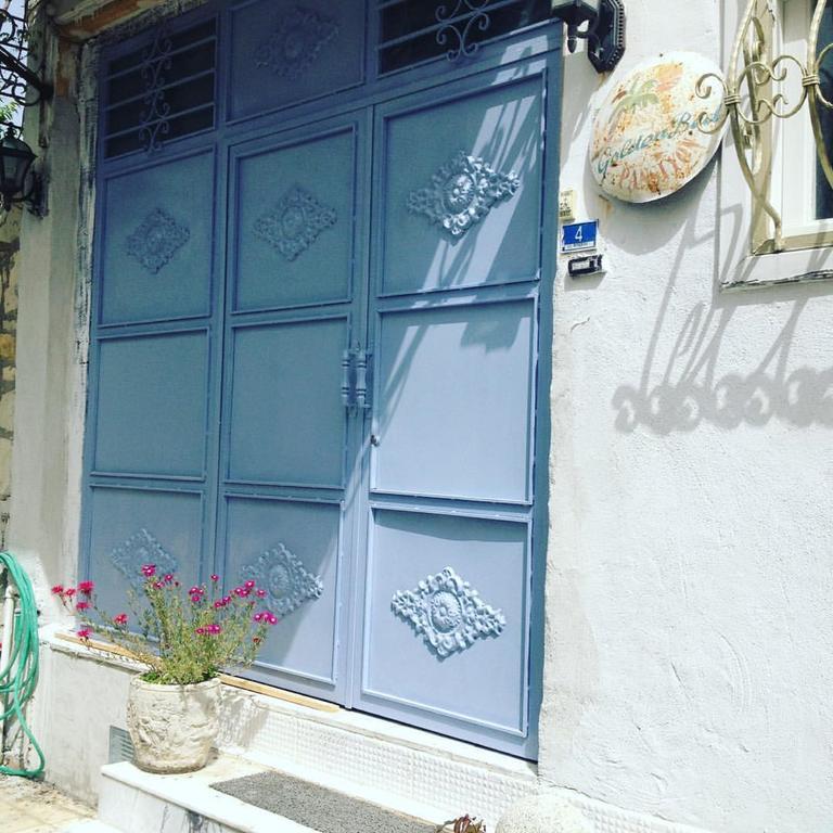 Konukevi Anzac Golden Bed Kuşadası