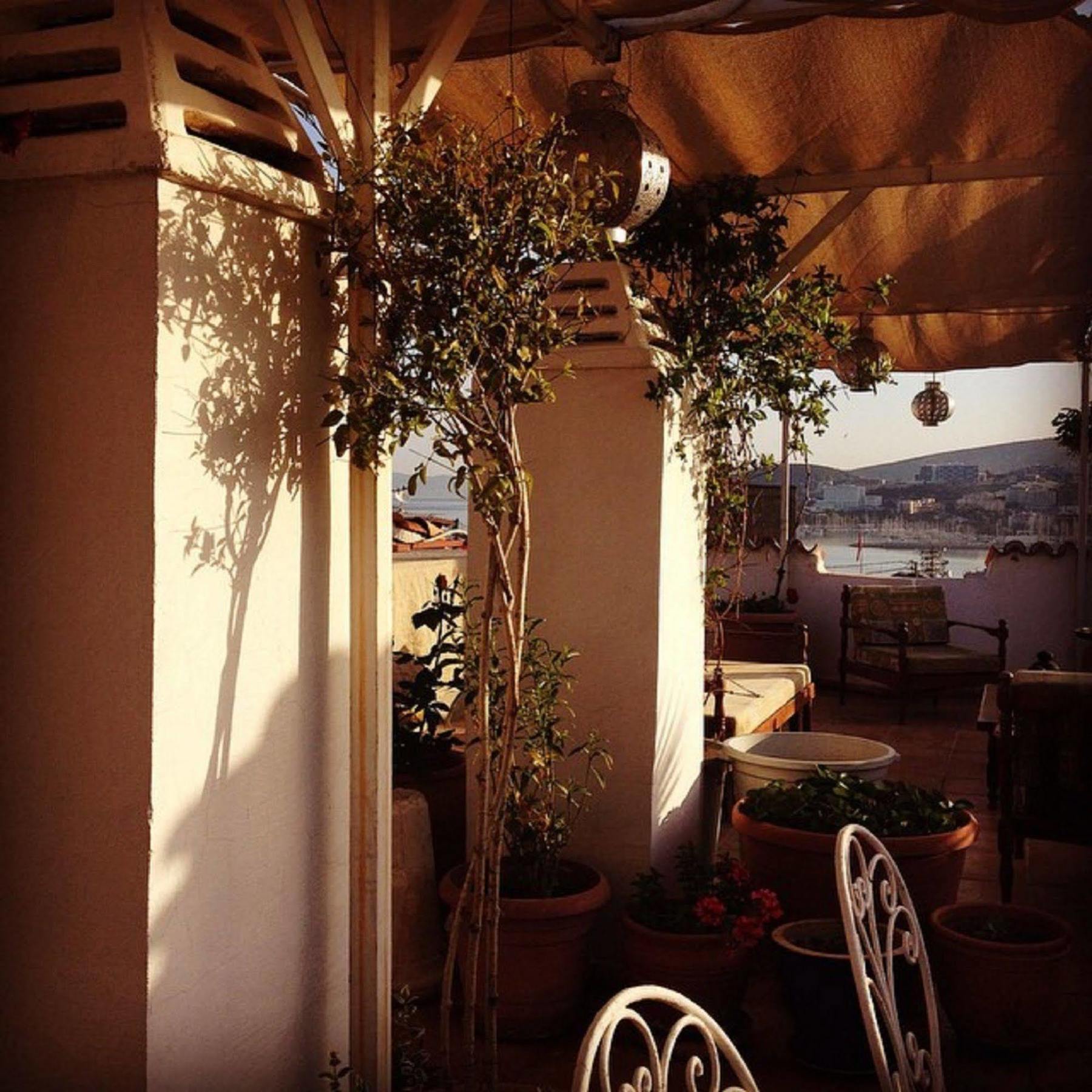Konukevi Anzac Golden Bed Kuşadası